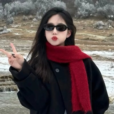 随盲柳入眠的女人